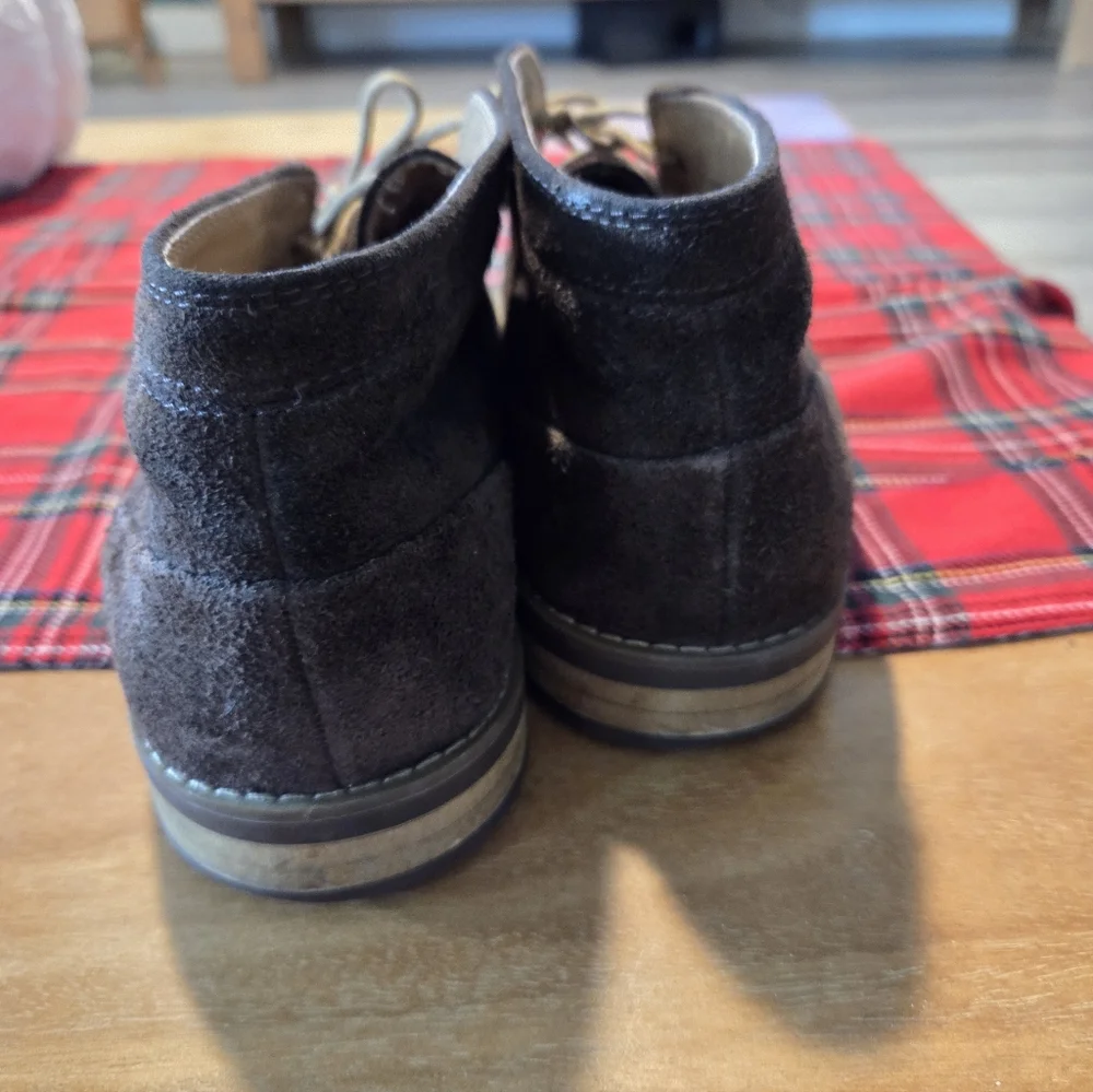 CALVIN KLEIN MEN'S WILSON DARK BROWN SUEDE LEATHER CHUKKA BOOTS SIZE 9.5 NWOT